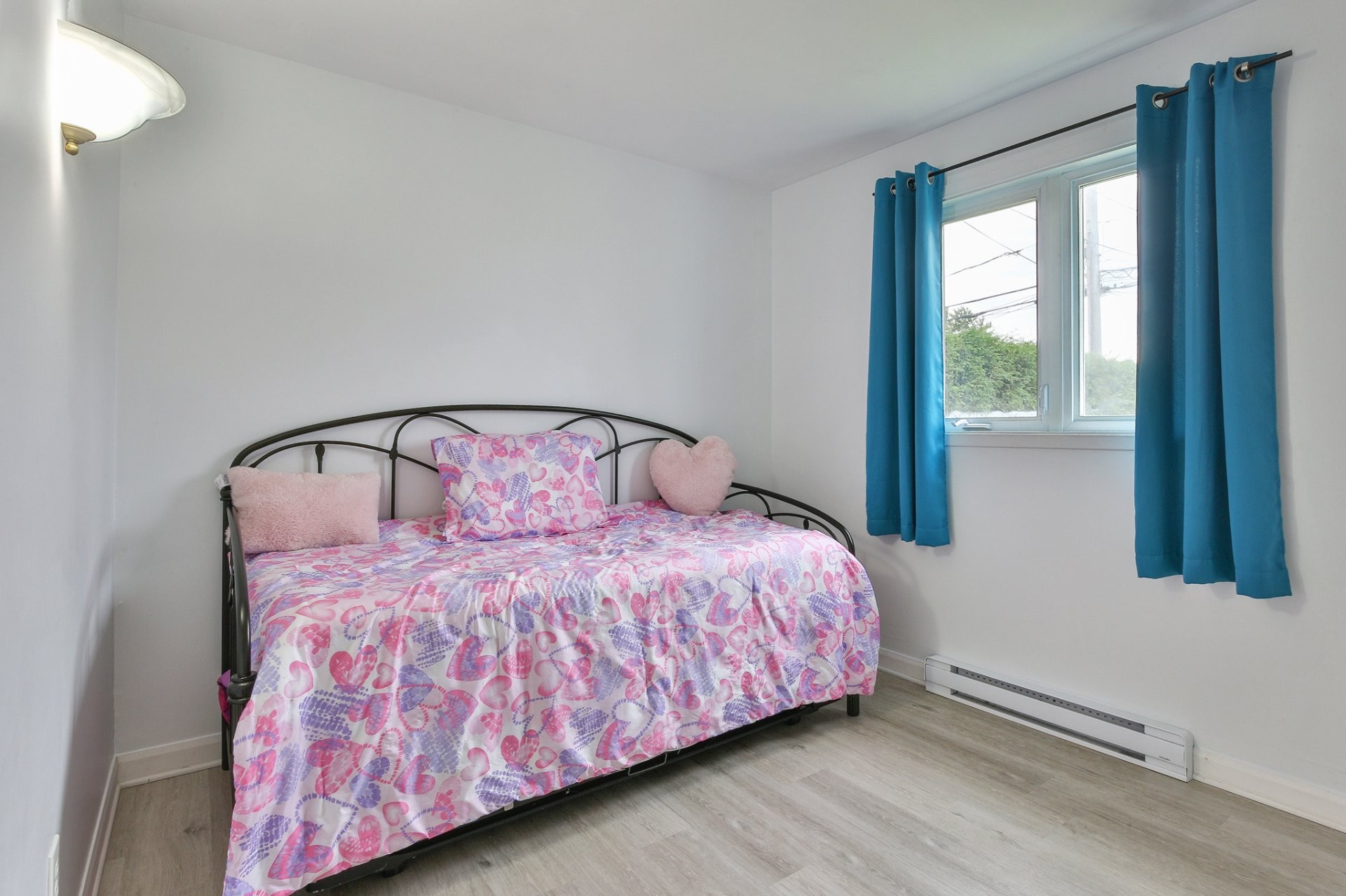 









790


Rue La Salle

,
Saint-Jean-sur-Richelieu,




QC
J3B2R6

