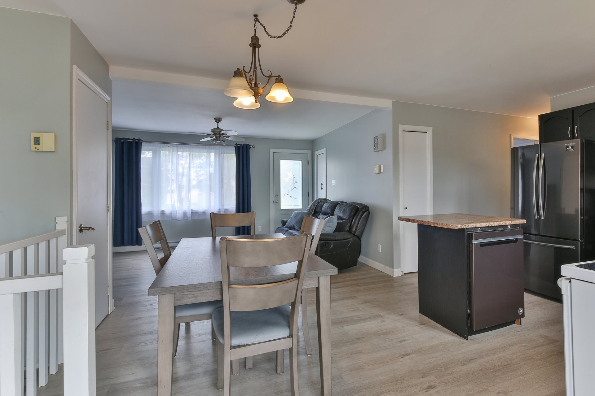 









790


Rue La Salle

,
Saint-Jean-sur-Richelieu,




QC
J3B2R6

