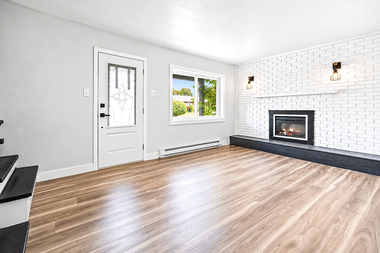 









340


Rue Catherine

,
Lachute,




QC
J8H1E9


