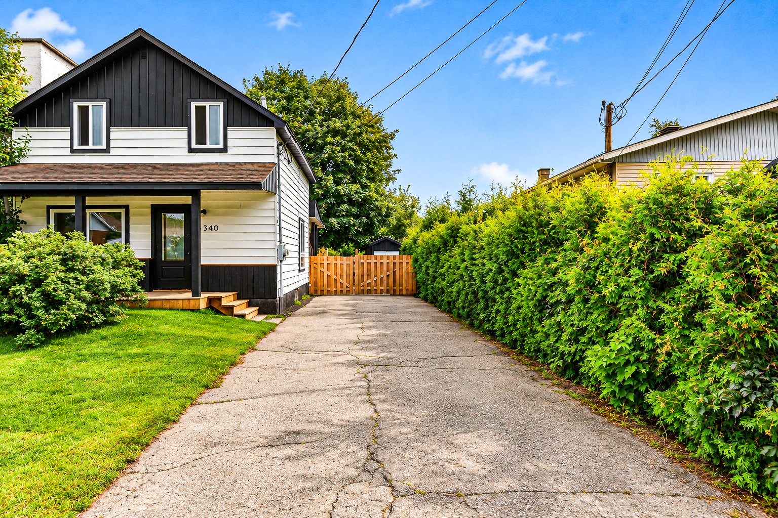 









340


Rue Catherine

,
Lachute,




QC
J8H1E9

