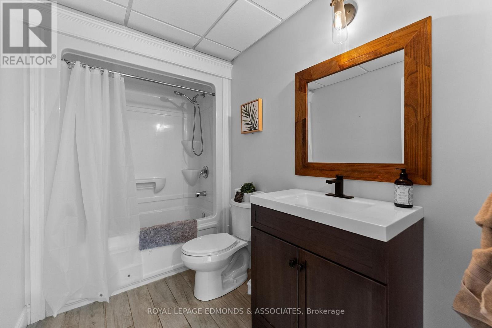 












103B CARRIAGE LANDING ROAD

,
Horton,




Ontario
K0J1Y0


