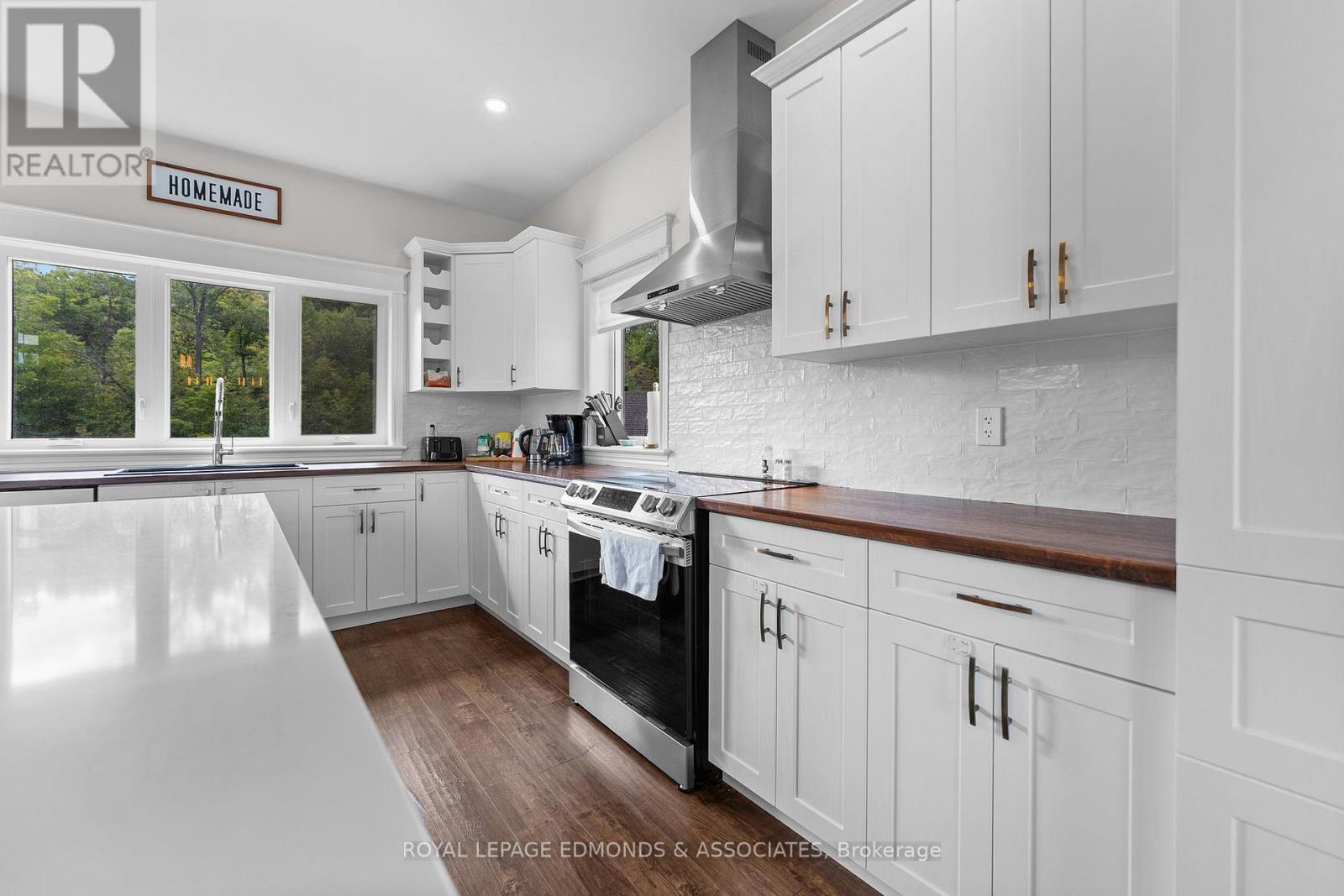 












103B CARRIAGE LANDING ROAD

,
Horton,




Ontario
K0J1Y0

