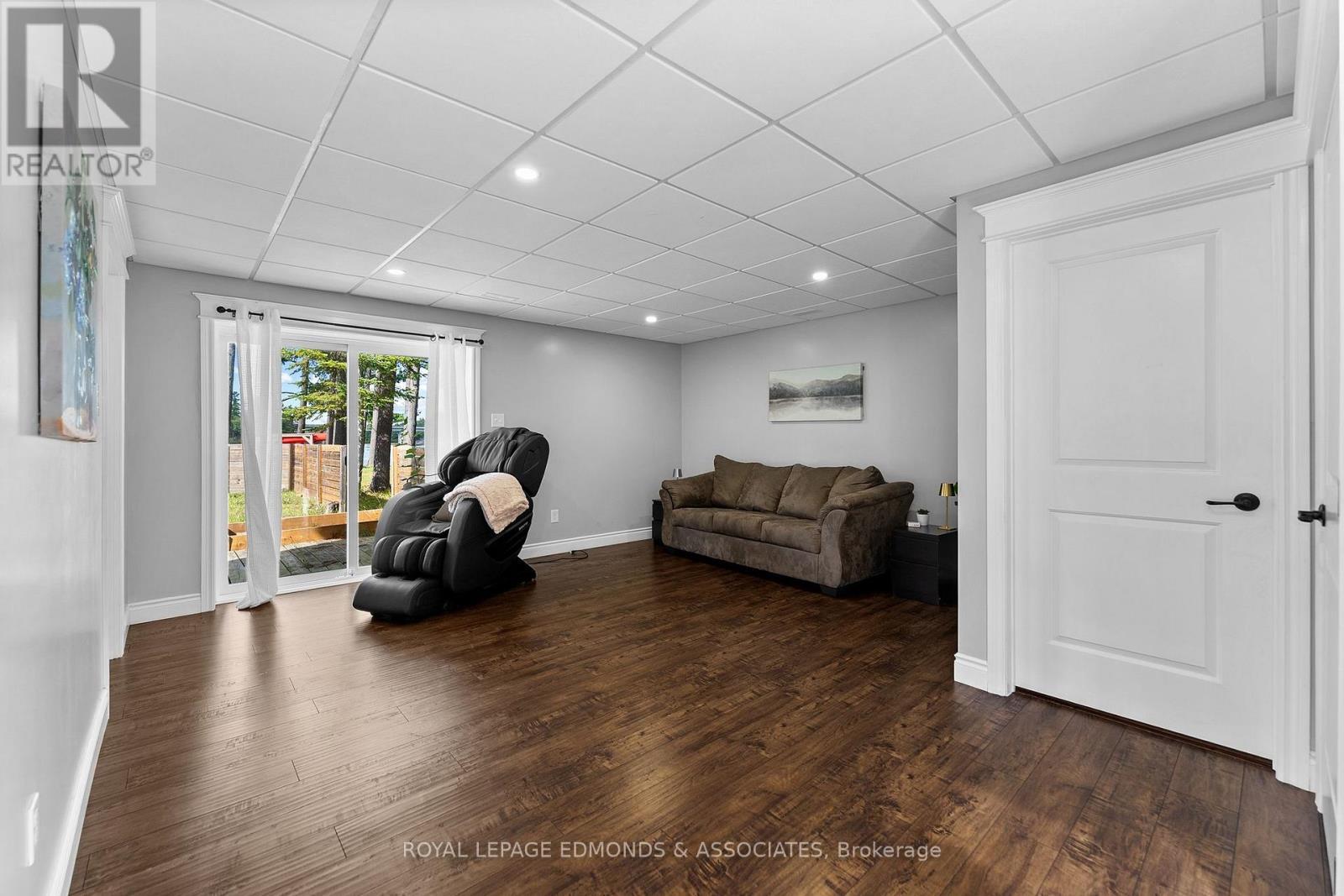 












103B CARRIAGE LANDING ROAD

,
Horton,




Ontario
K0J1Y0

