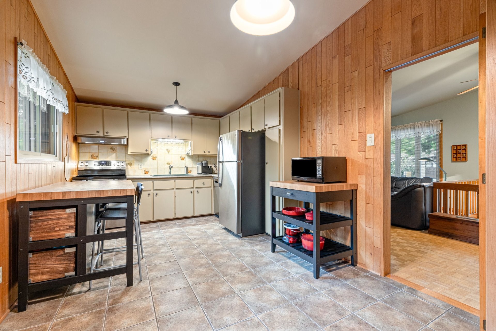 









741


Rue Le Caron

,
Longueuil (Le Vieux-Longueuil),




QC
J4J4S6


