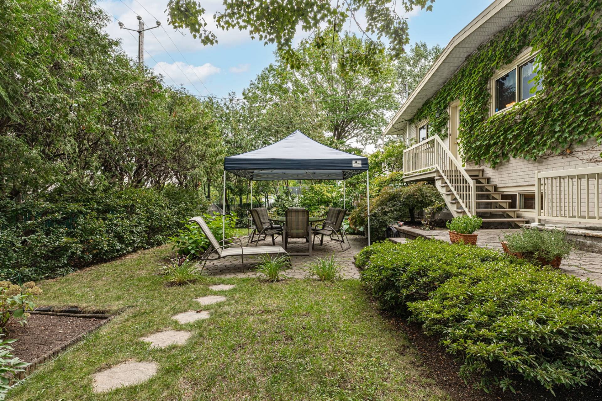 









741


Rue Le Caron

,
Longueuil (Le Vieux-Longueuil),




QC
J4J4S6

