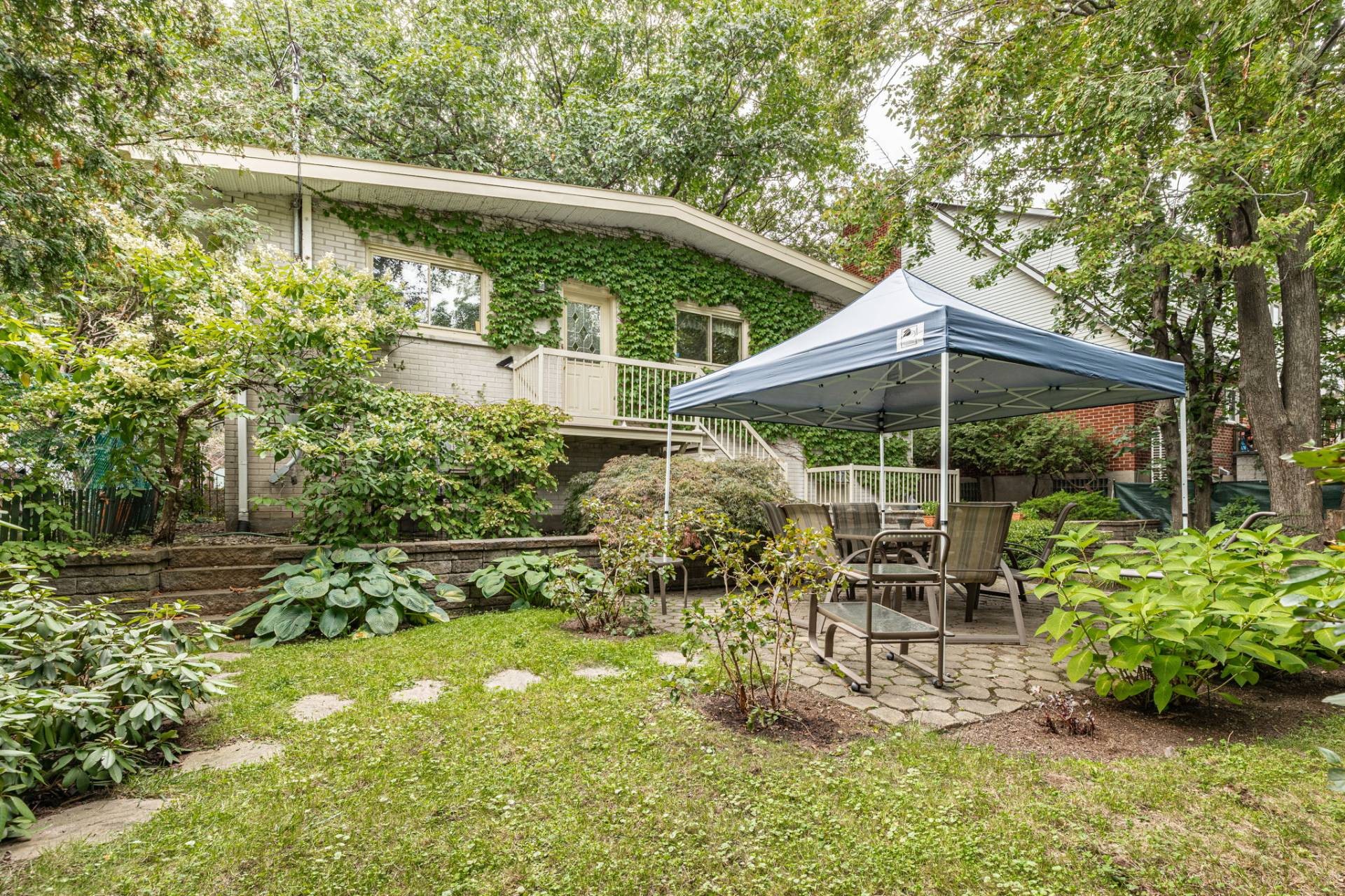 









741


Rue Le Caron

,
Longueuil (Le Vieux-Longueuil),




QC
J4J4S6

