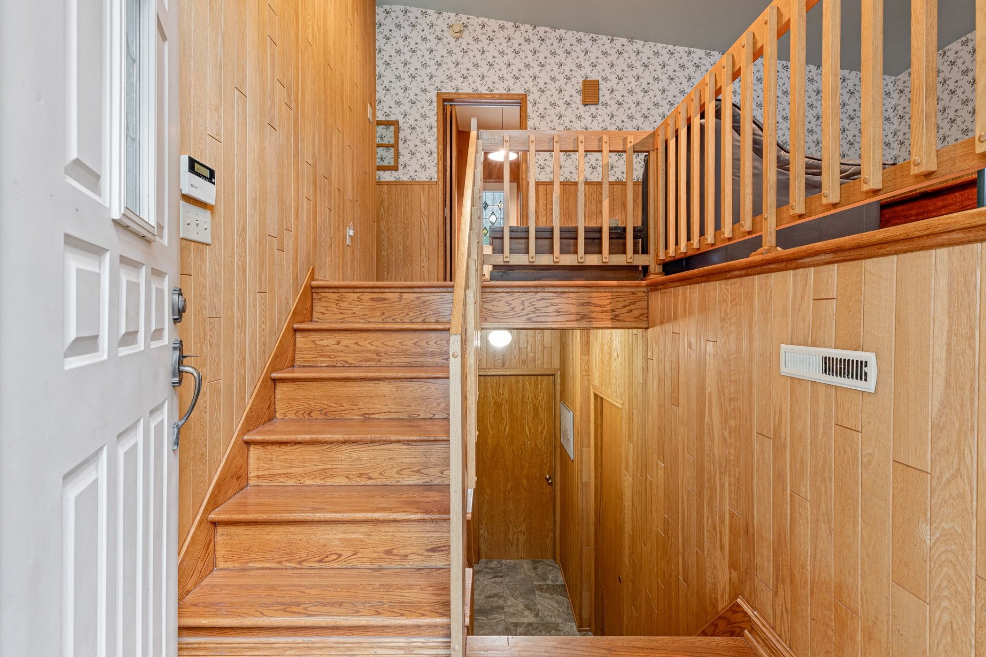 









741


Rue Le Caron

,
Longueuil (Le Vieux-Longueuil),




QC
J4J4S6

