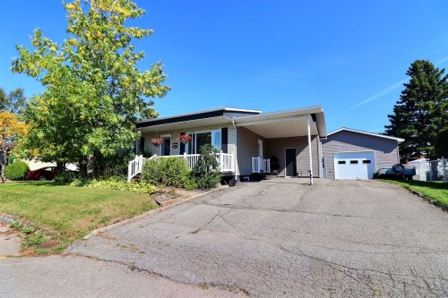 
															
													216
													
													Rue Potvin S.
													
												
												Hébertville,
												QC 