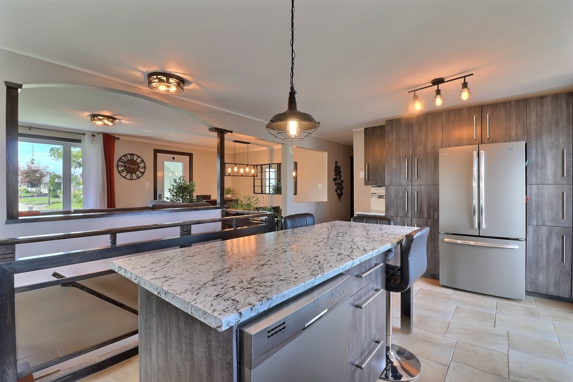 









216


Rue Potvin S.

,
Hébertville,




QC
G8N1T3

