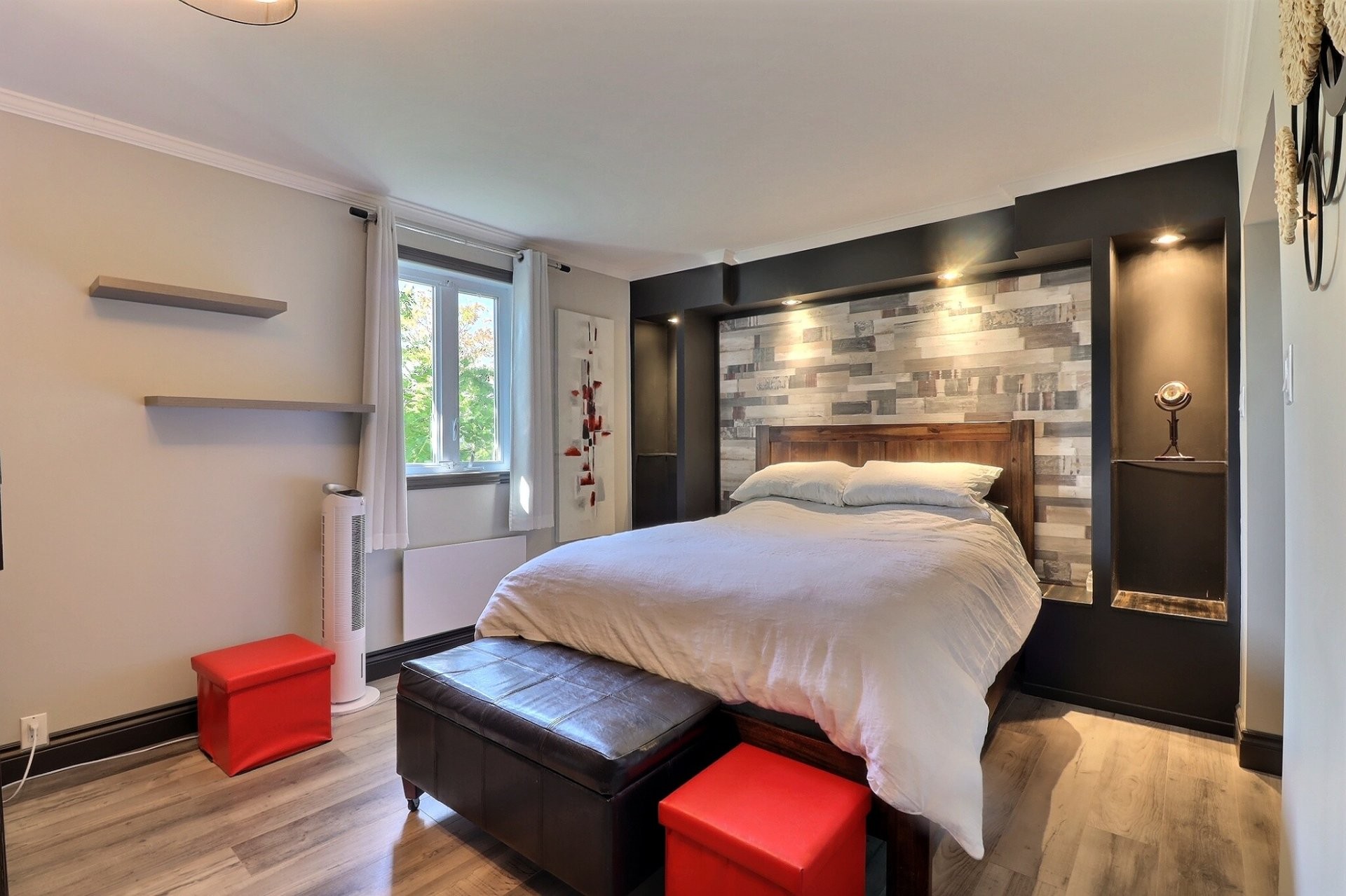 









216


Rue Potvin S.

,
Hébertville,




QC
G8N1T3

