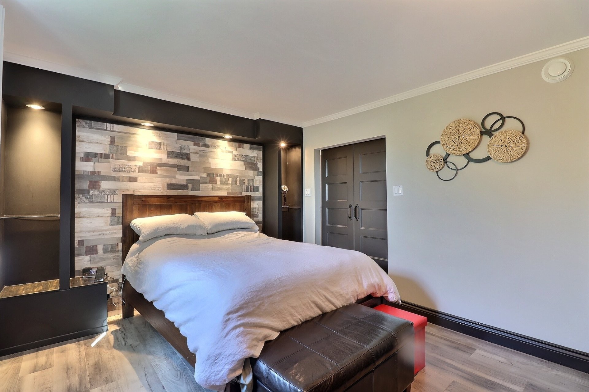 









216


Rue Potvin S.

,
Hébertville,




QC
G8N1T3

