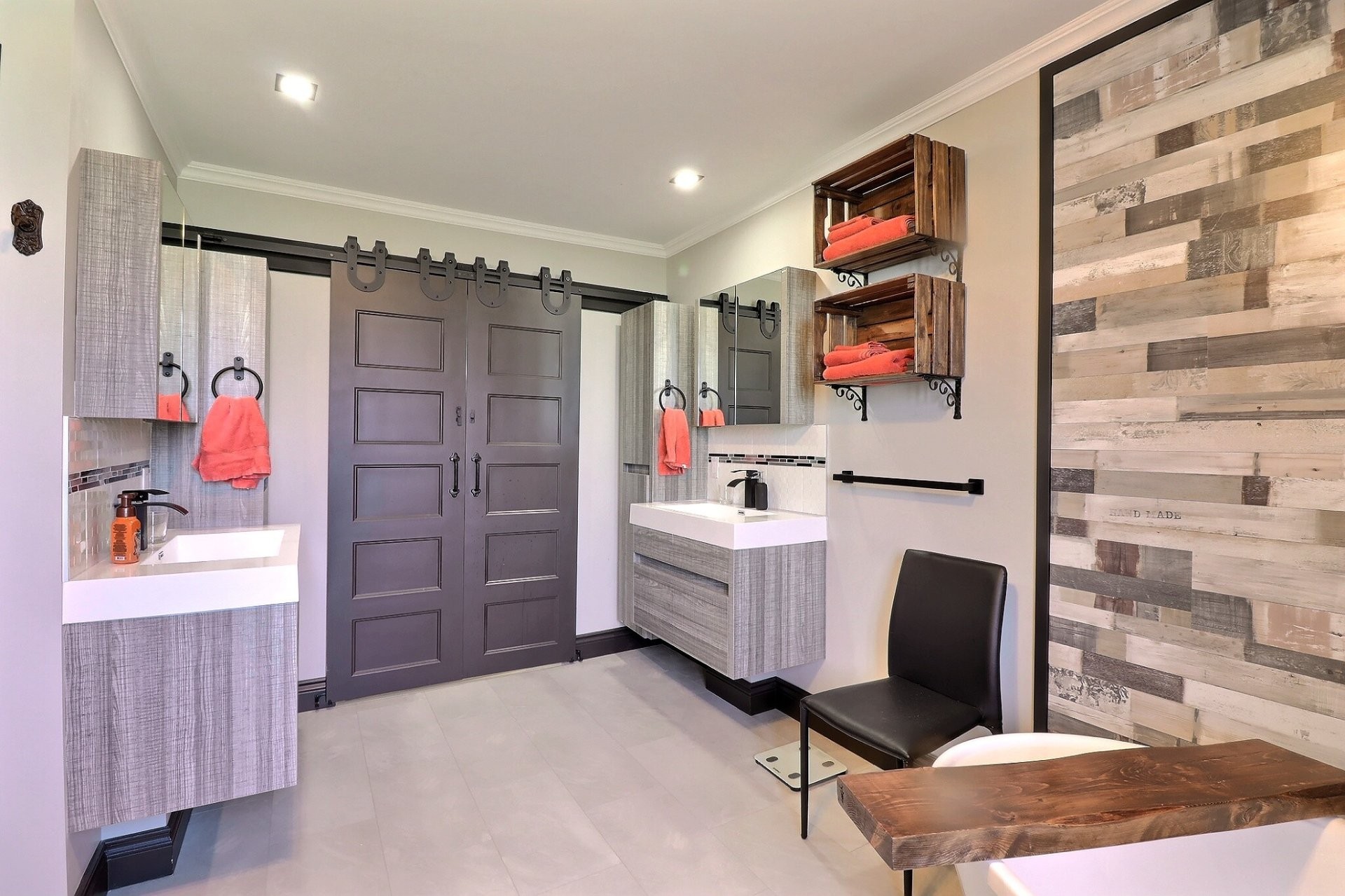 









216


Rue Potvin S.

,
Hébertville,




QC
G8N1T3

