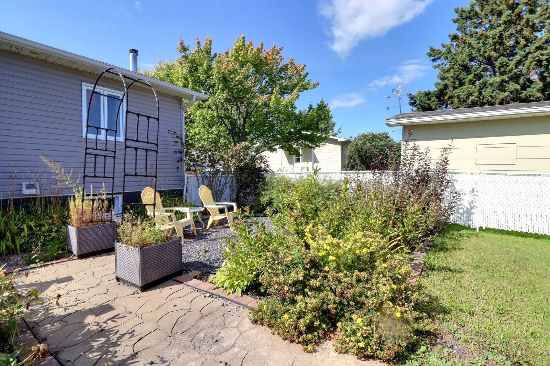 









216


Rue Potvin S.

,
Hébertville,




QC
G8N1T3

