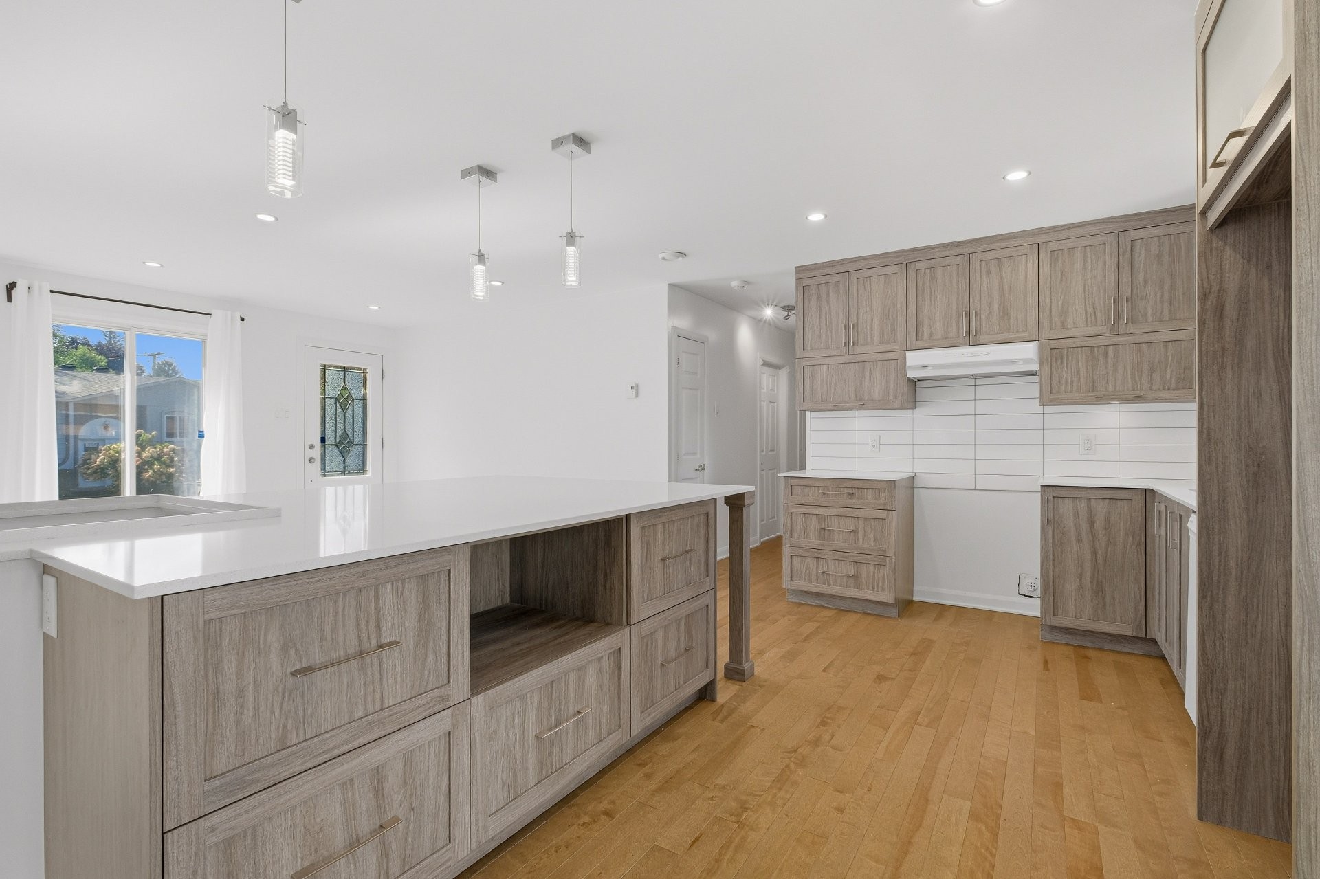 









353


Rue Christophe-Février

,
Boucherville,




QC
J4B5N8

