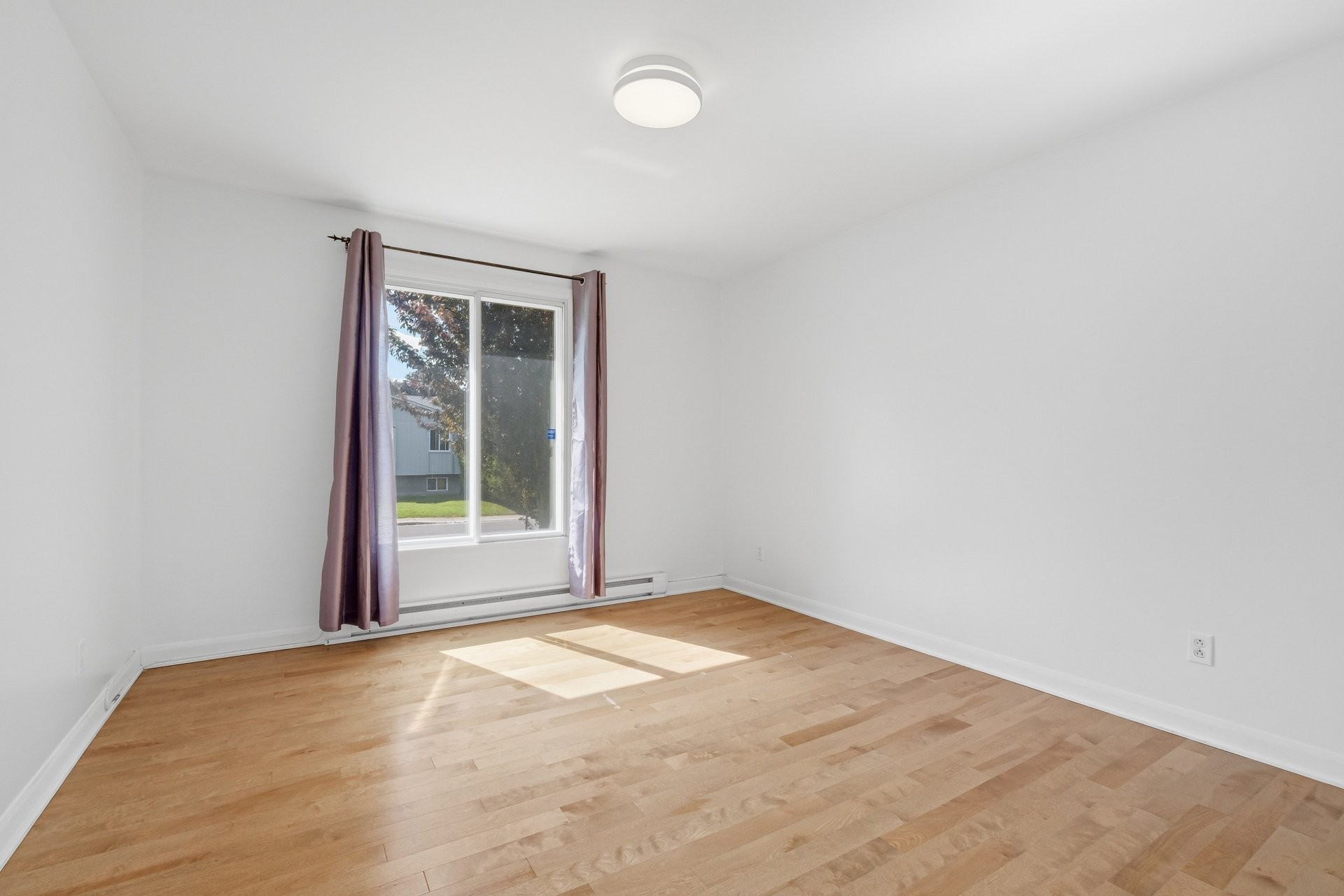 









353


Rue Christophe-Février

,
Boucherville,




QC
J4B5N8

