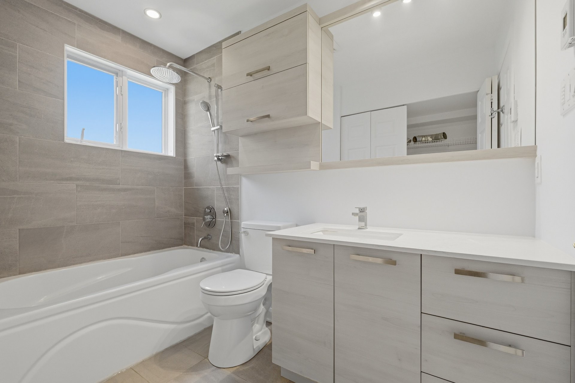 









353


Rue Christophe-Février

,
Boucherville,




QC
J4B5N8

