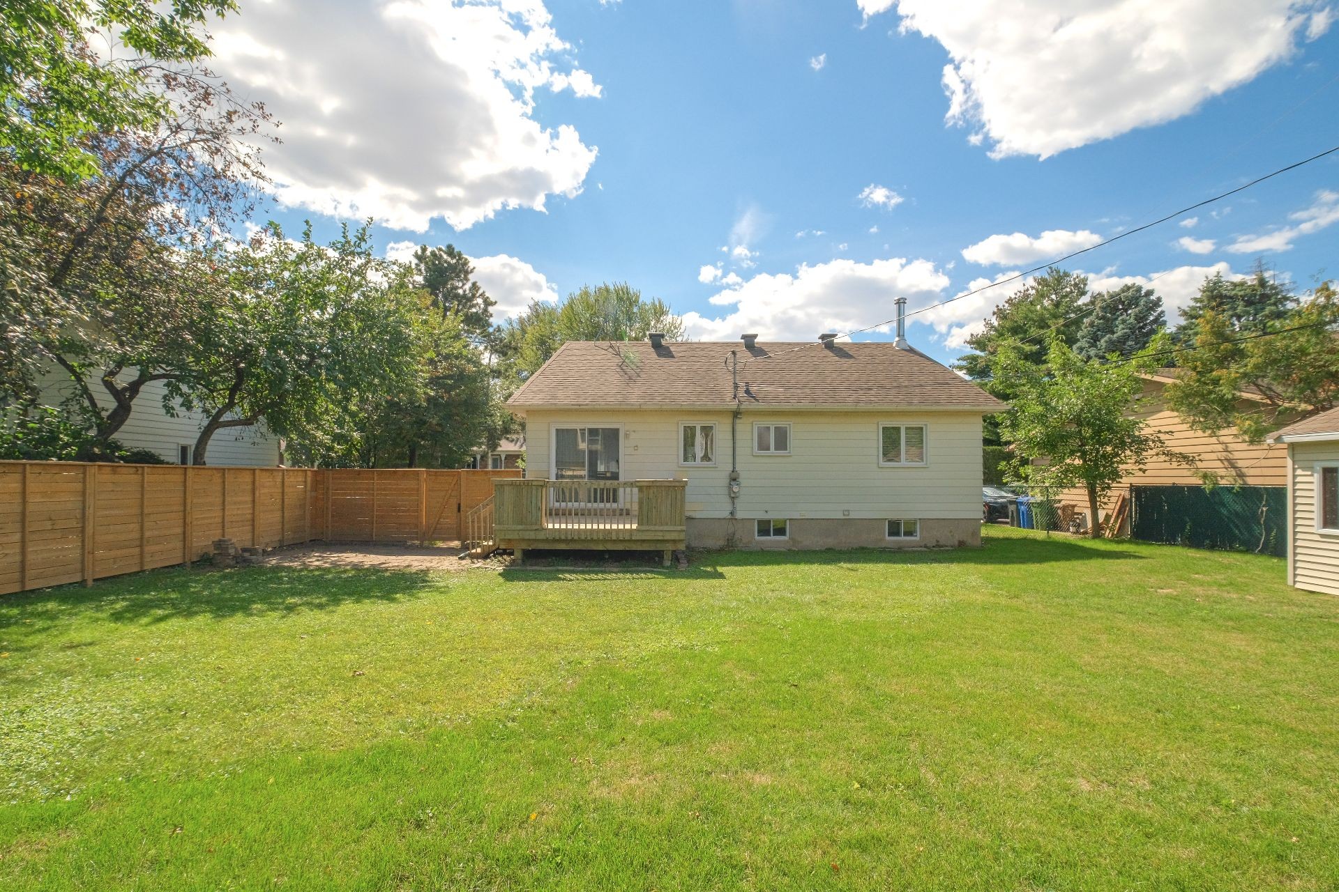 









353


Rue Christophe-Février

,
Boucherville,




QC
J4B5N8

