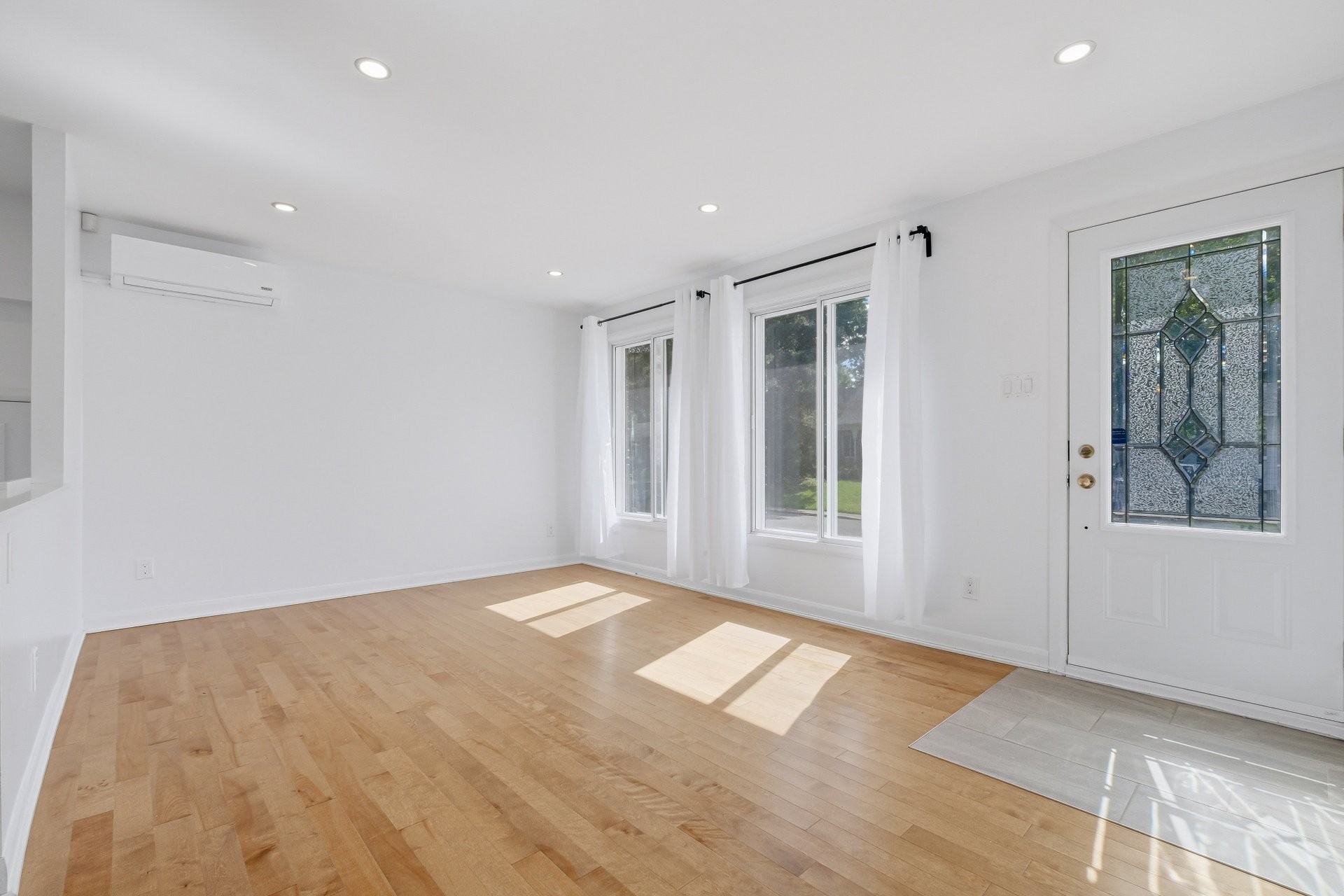 









353


Rue Christophe-Février

,
Boucherville,




QC
J4B5N8

