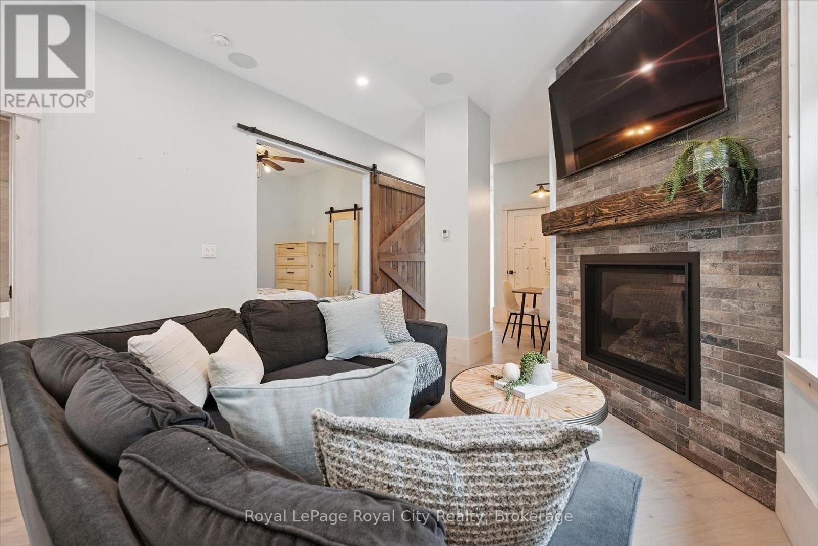 












183 ELIZABETH STREET

,
Guelph (St. Patrick's Ward),




Ontario
N1E2X5

