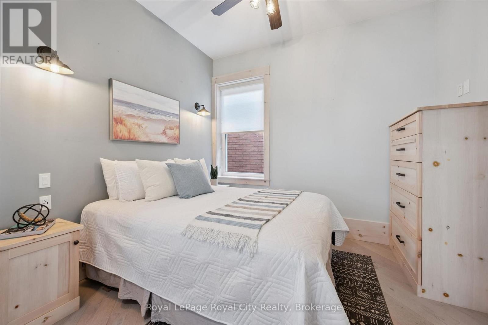 












183 ELIZABETH STREET

,
Guelph (St. Patrick's Ward),




Ontario
N1E2X5

