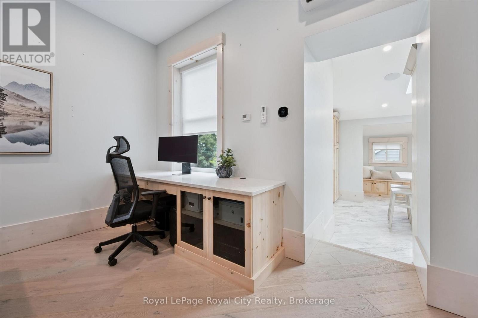 












183 ELIZABETH STREET

,
Guelph (St. Patrick's Ward),




Ontario
N1E2X5

