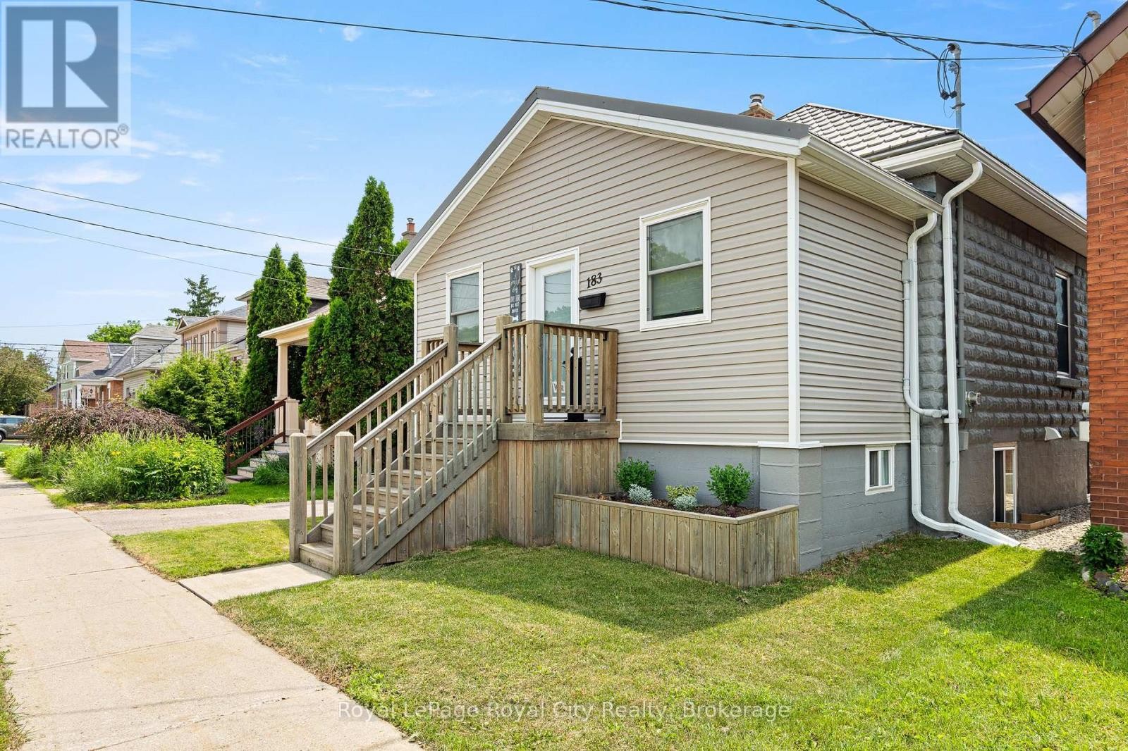 












183 ELIZABETH STREET

,
Guelph (St. Patrick's Ward),




Ontario
N1E2X5

