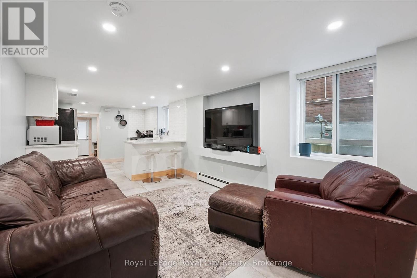 












183 ELIZABETH STREET

,
Guelph (St. Patrick's Ward),




Ontario
N1E2X5

