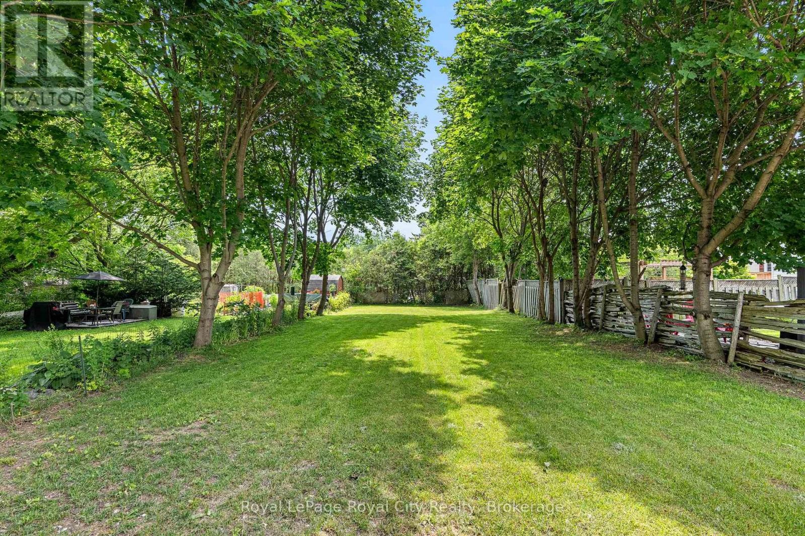 












183 ELIZABETH STREET

,
Guelph (St. Patrick's Ward),




Ontario
N1E2X5

