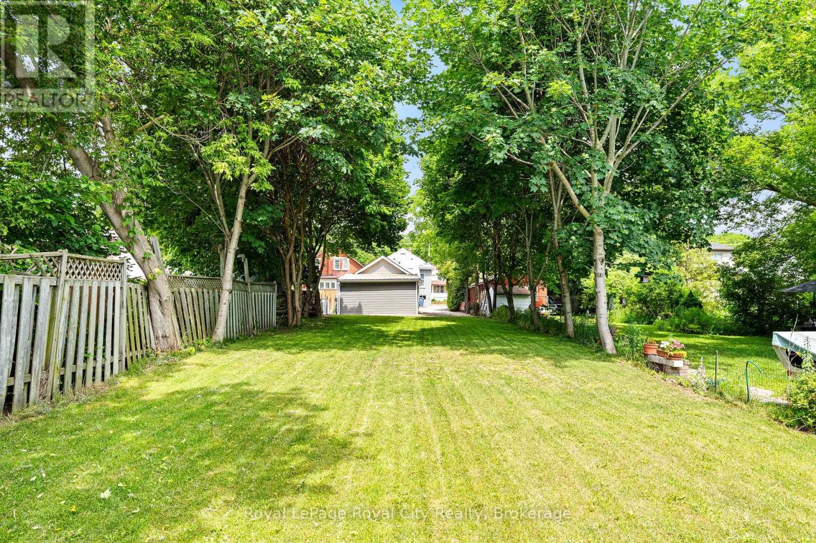 












183 ELIZABETH STREET

,
Guelph (St. Patrick's Ward),




Ontario
N1E2X5

