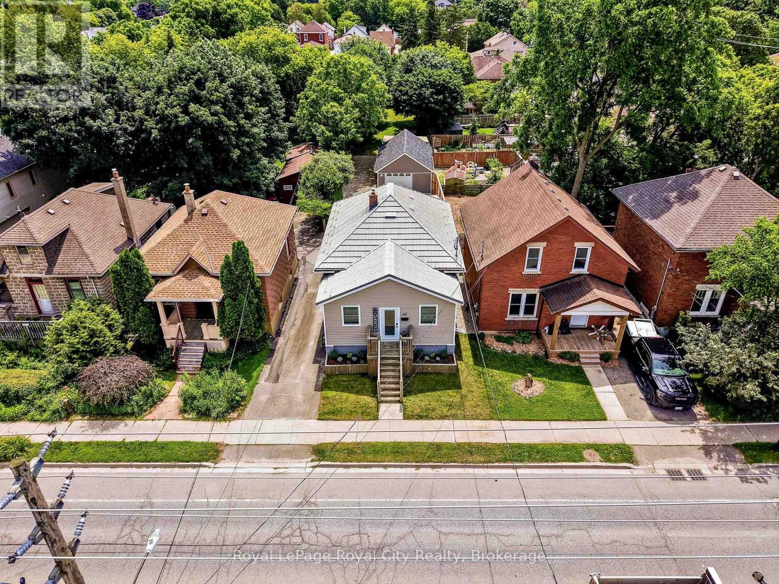 












183 ELIZABETH STREET

,
Guelph (St. Patrick's Ward),




Ontario
N1E2X5

