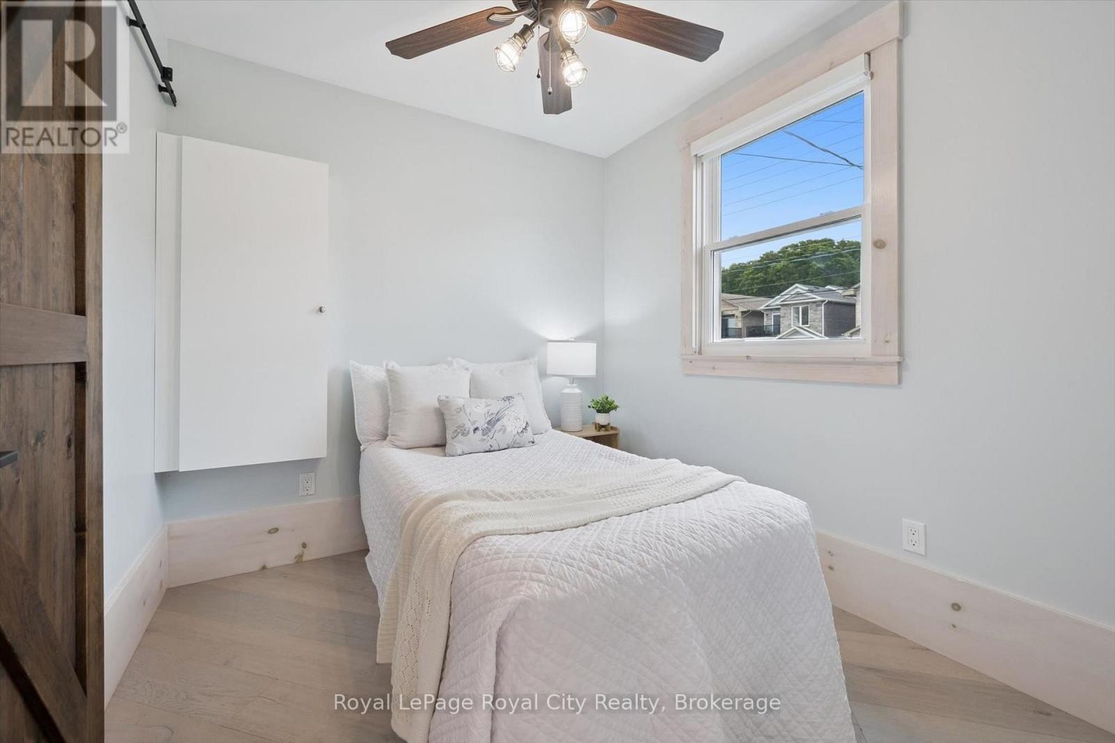 












183 ELIZABETH STREET

,
Guelph (St. Patrick's Ward),




Ontario
N1E2X5


