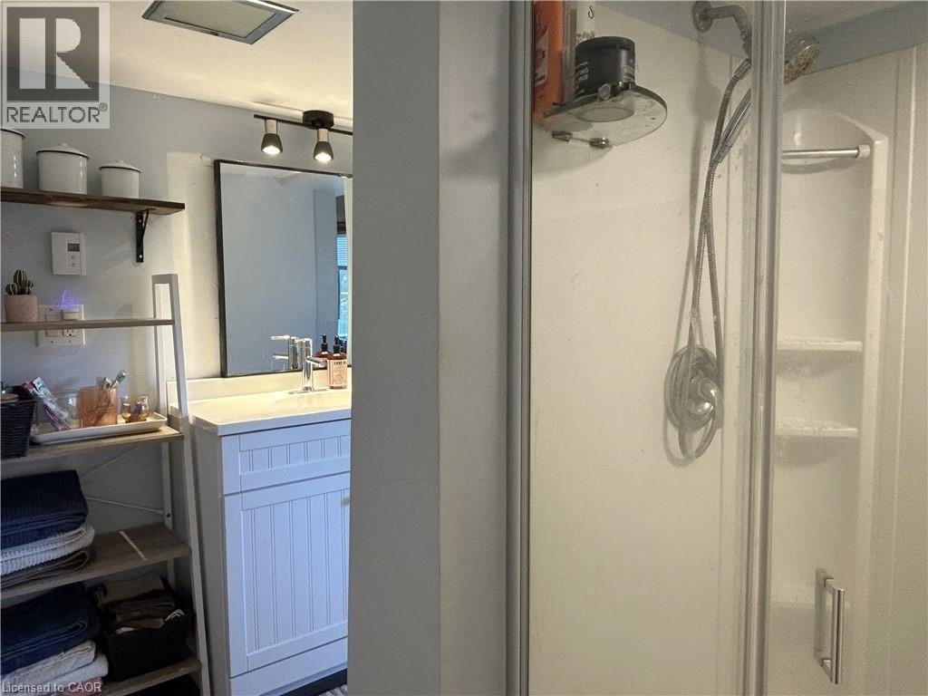 












9 C Lane

,
Fishers Glen,




Ontario
N0E1W0

