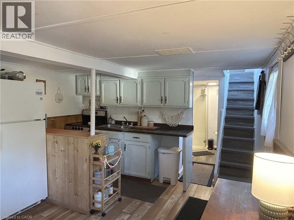 












9 C Lane

,
Fishers Glen,




Ontario
N0E1W0

