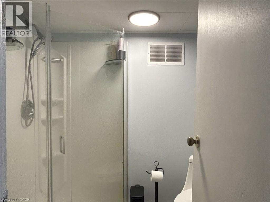 












9 C Lane

,
Fishers Glen,




Ontario
N0E1W0

