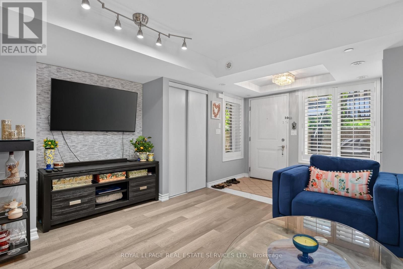 












101 - 30 CARNATION AVENUE

,
Toronto,




Ontario
M8V0B8

