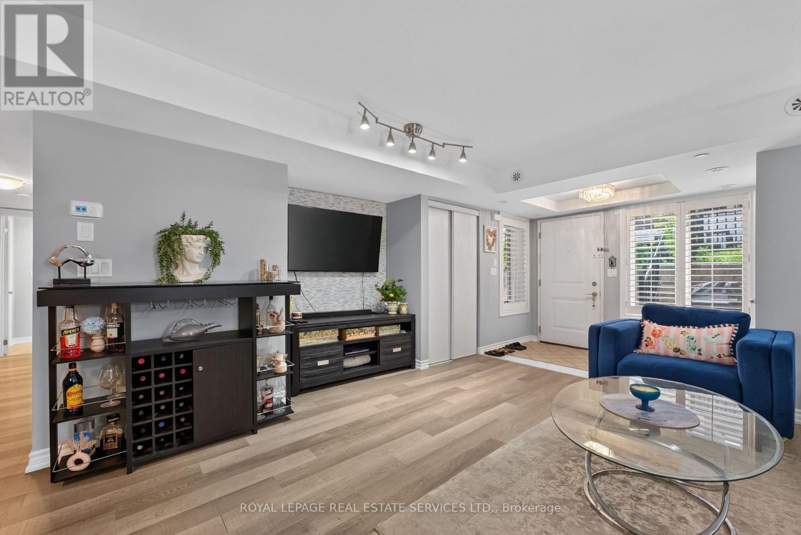 












101 - 30 CARNATION AVENUE

,
Toronto,




Ontario
M8V0B8

