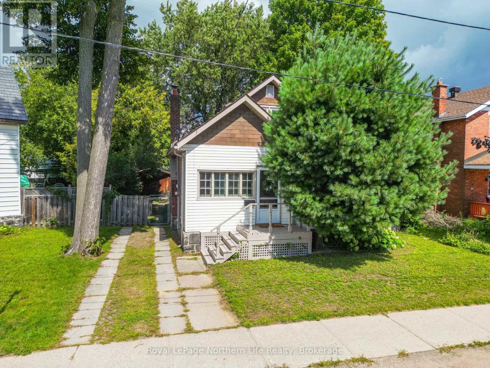 












1178 FRASER STREET

,
North Bay (Central),




Ontario
P1B3Y4

