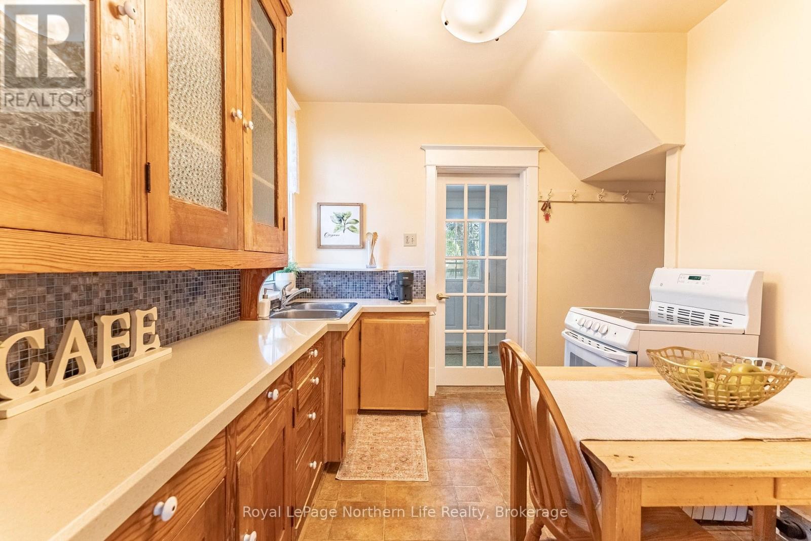 












1178 FRASER STREET

,
North Bay (Central),




Ontario
P1B3Y4

