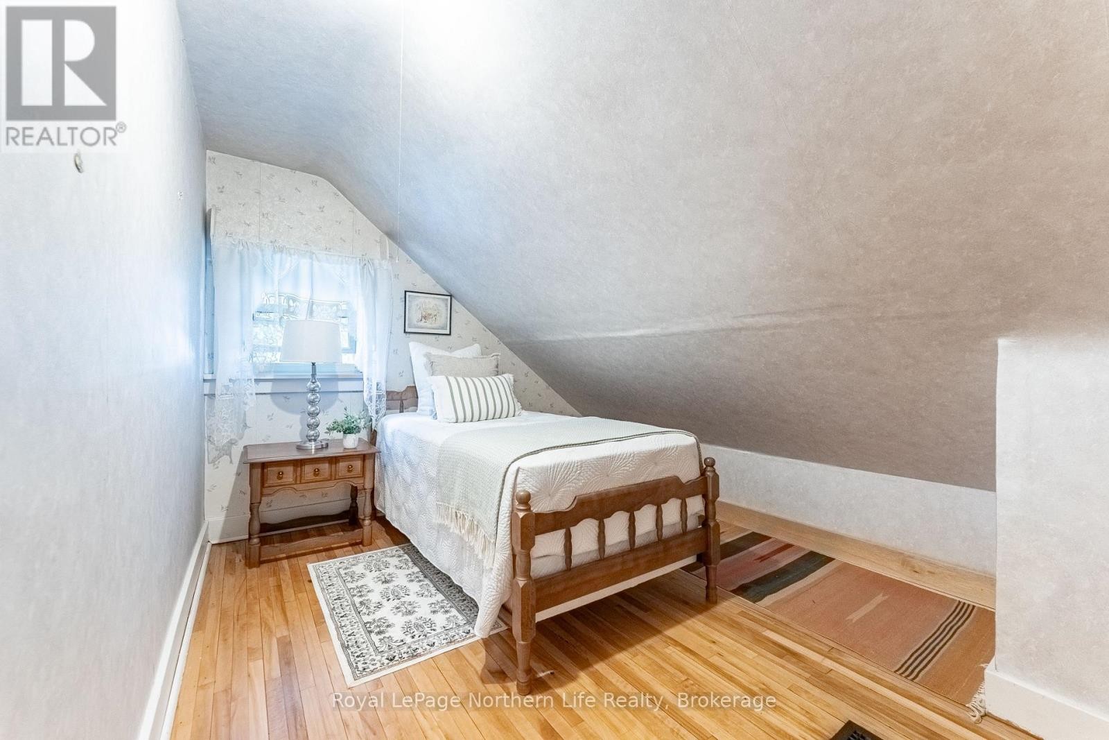 












1178 FRASER STREET

,
North Bay (Central),




Ontario
P1B3Y4

