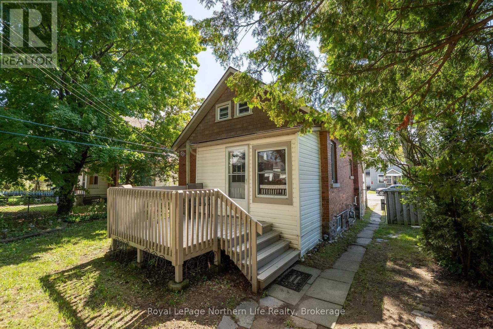 












1178 FRASER STREET

,
North Bay (Central),




Ontario
P1B3Y4

