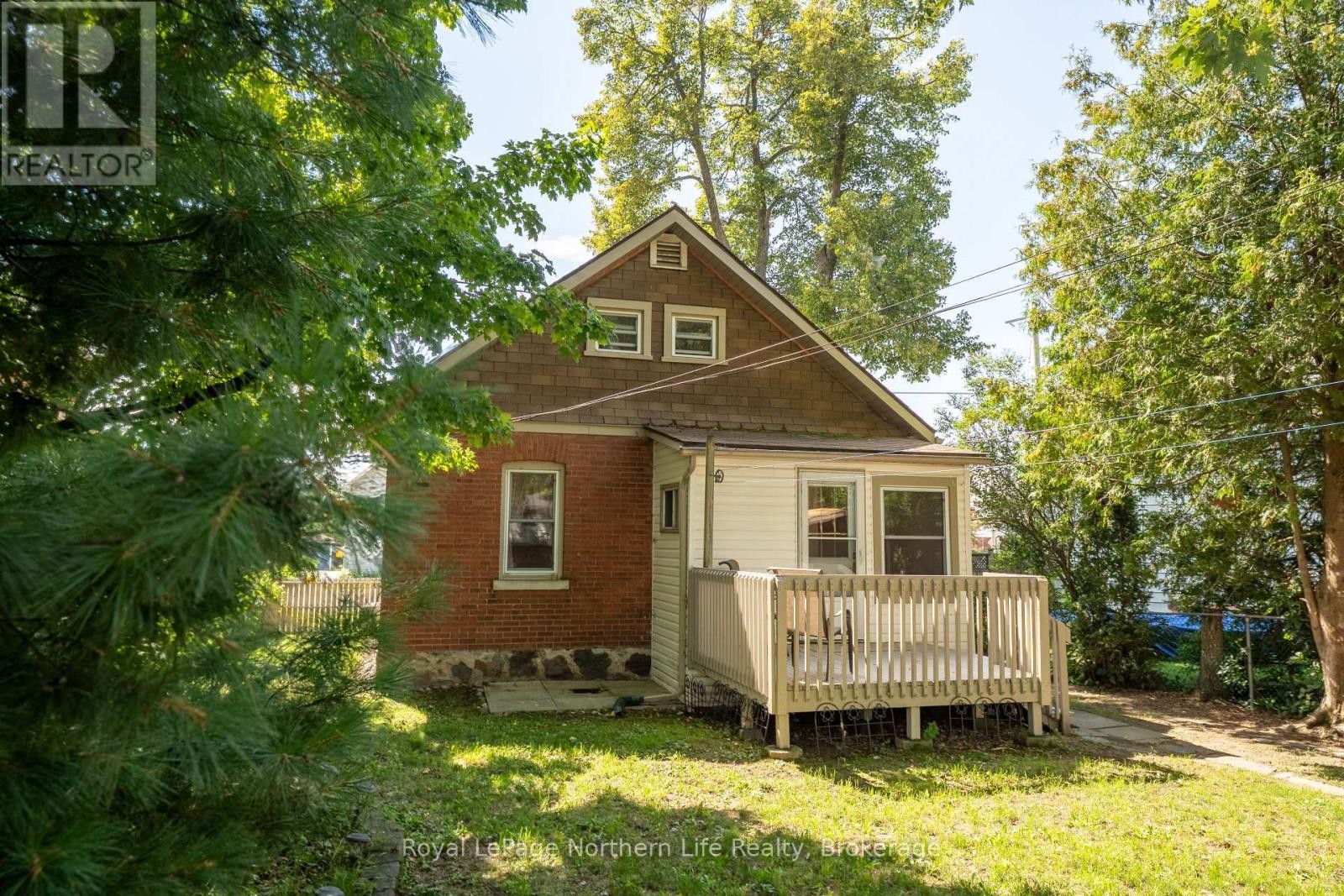 












1178 FRASER STREET

,
North Bay (Central),




Ontario
P1B3Y4

