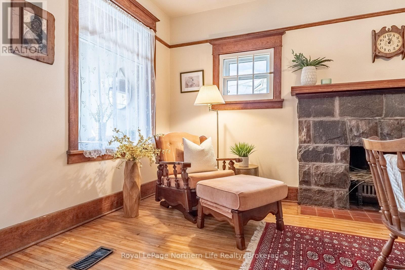 












1178 FRASER STREET

,
North Bay (Central),




Ontario
P1B3Y4

