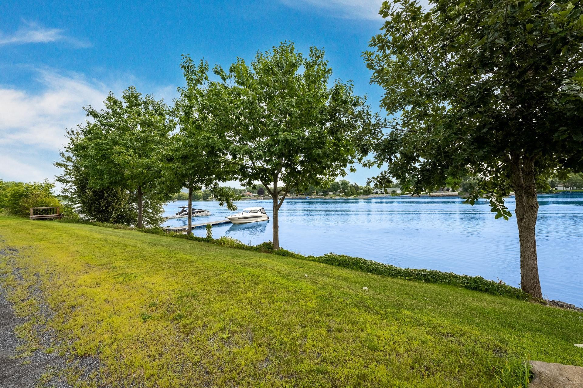 









231


Ch. du Richelieu

,
Saint-Basile-le-Grand,




QC
J3N1K7

