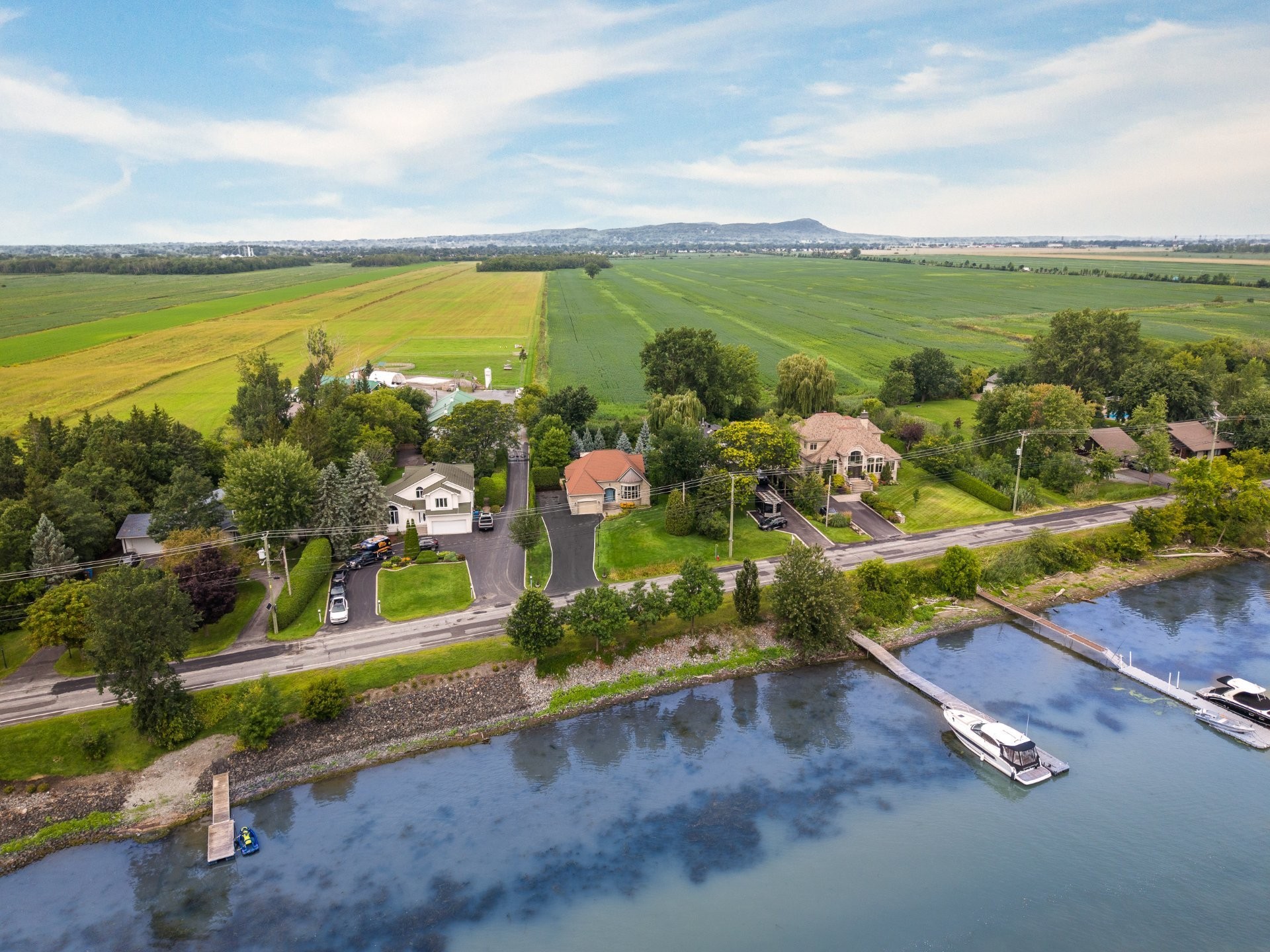 









231


Ch. du Richelieu

,
Saint-Basile-le-Grand,




QC
J3N1K7

