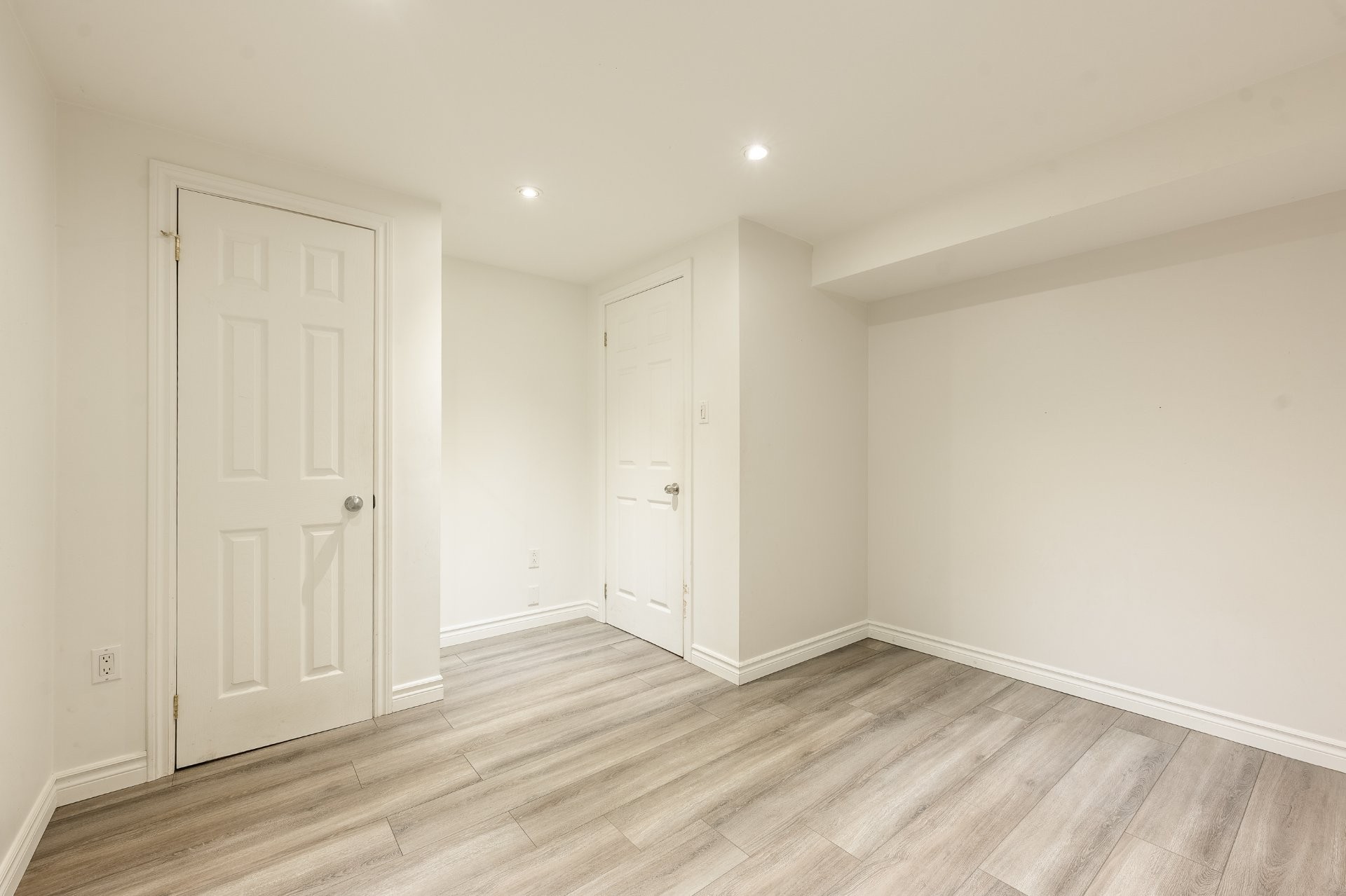 









3337


Rue Cyprien

,
Laval (Fabreville),




QC
H7P4H6

