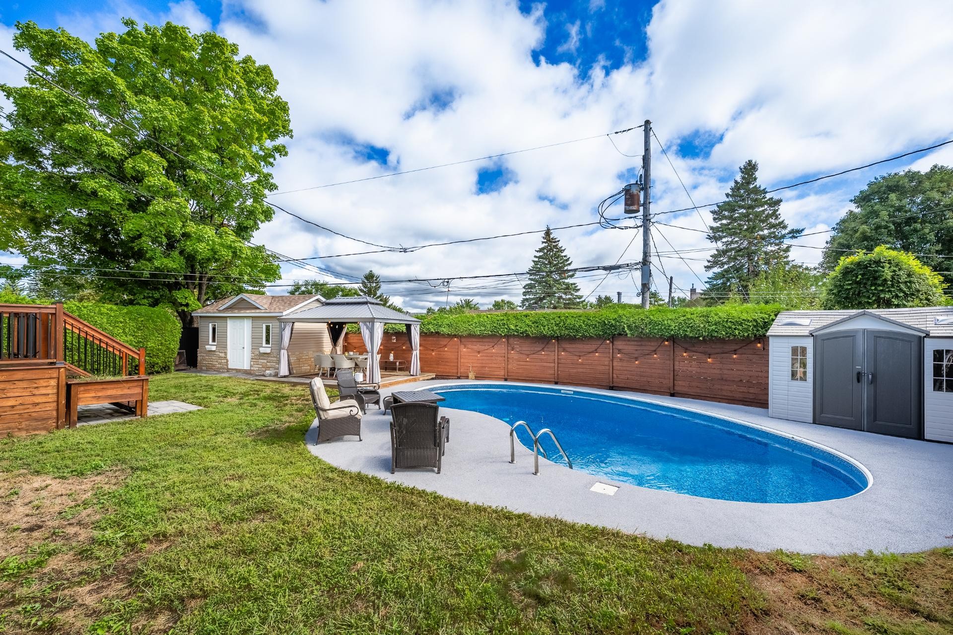 









3337


Rue Cyprien

,
Laval (Fabreville),




QC
H7P4H6

