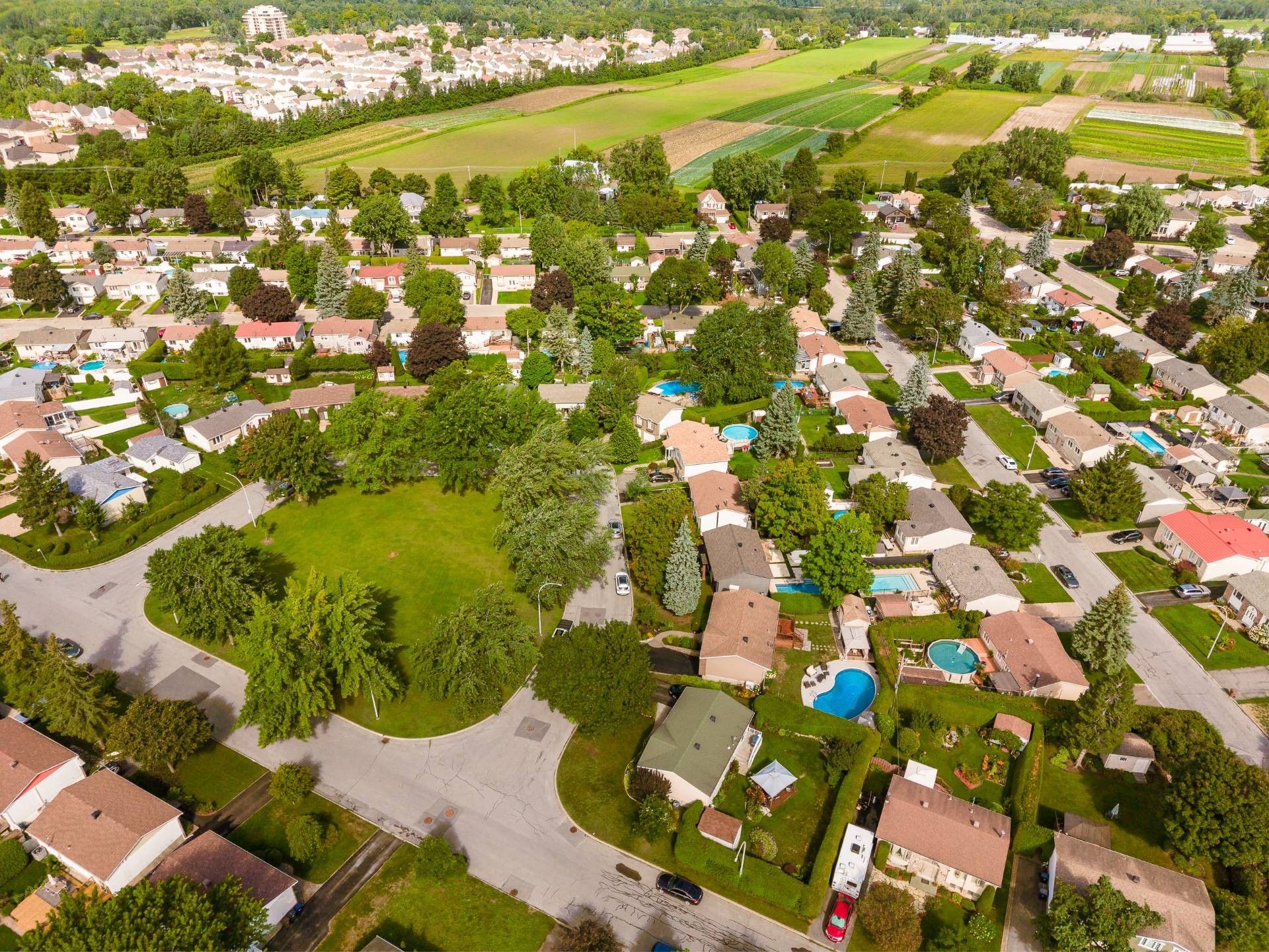 









3337


Rue Cyprien

,
Laval (Fabreville),




QC
H7P4H6

