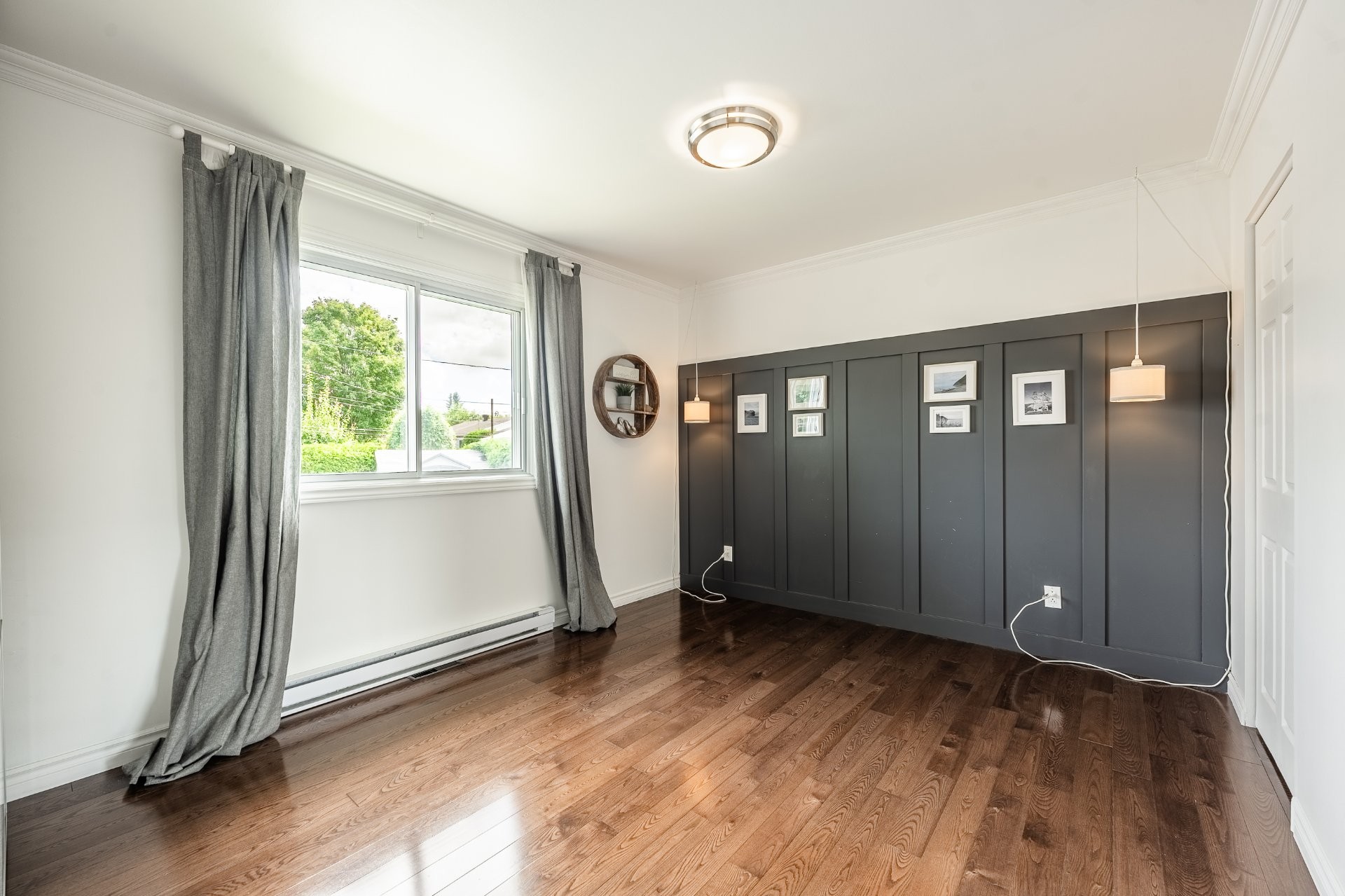 









3337


Rue Cyprien

,
Laval (Fabreville),




QC
H7P4H6

