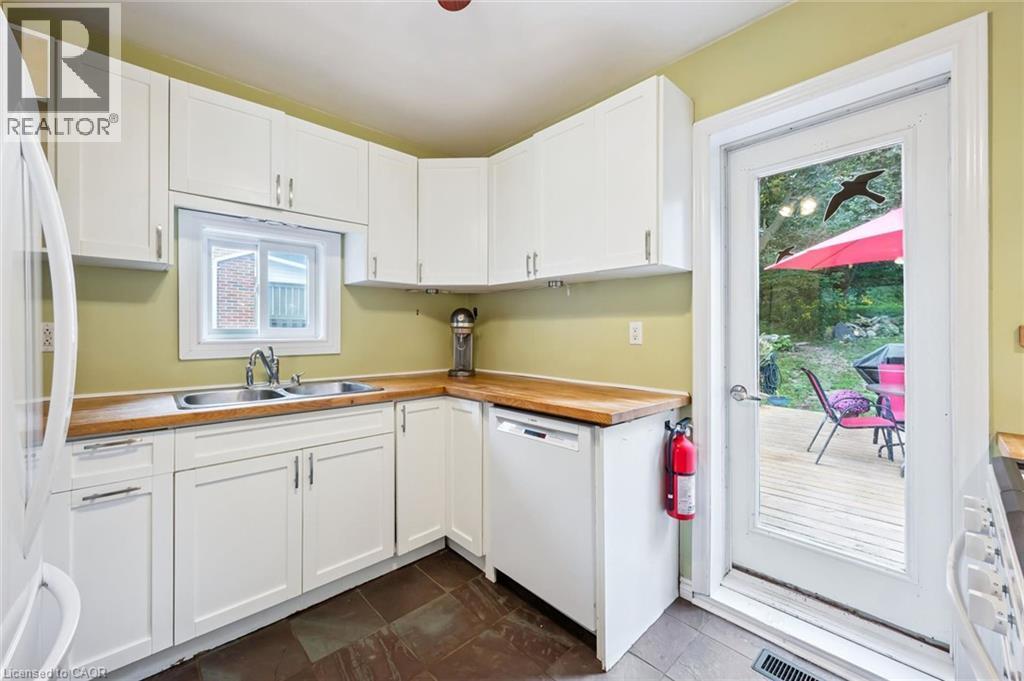 












194 GROVE Street

,
Guelph,




Ontario
N1E2W7

