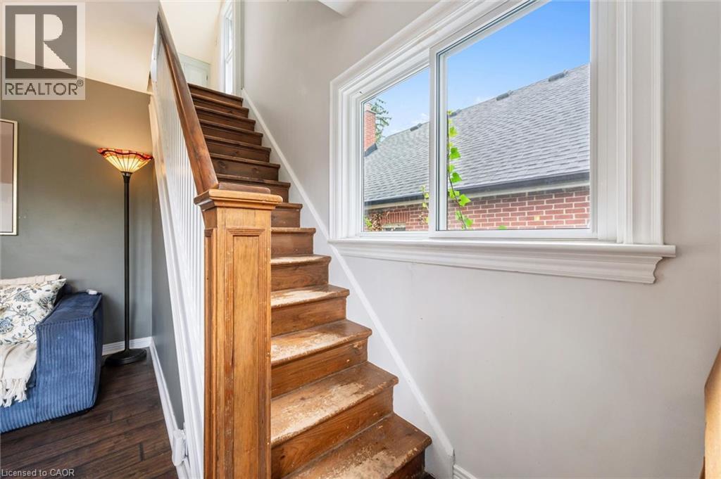 












194 GROVE Street

,
Guelph,




Ontario
N1E2W7

